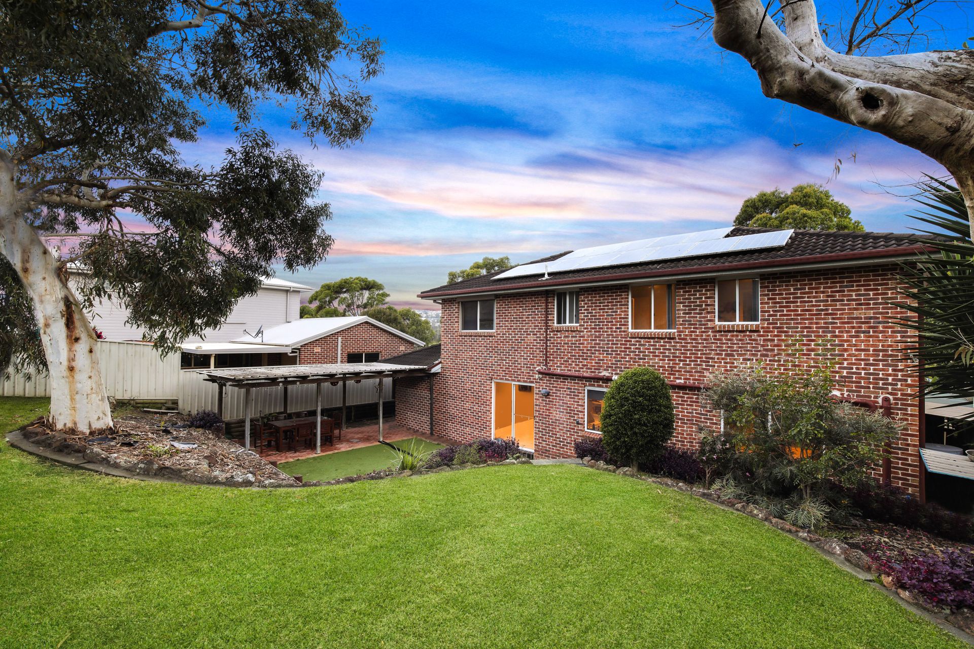 Real Estate For Sale 220 Cresthaven Avenue Bateau Bay , NSW