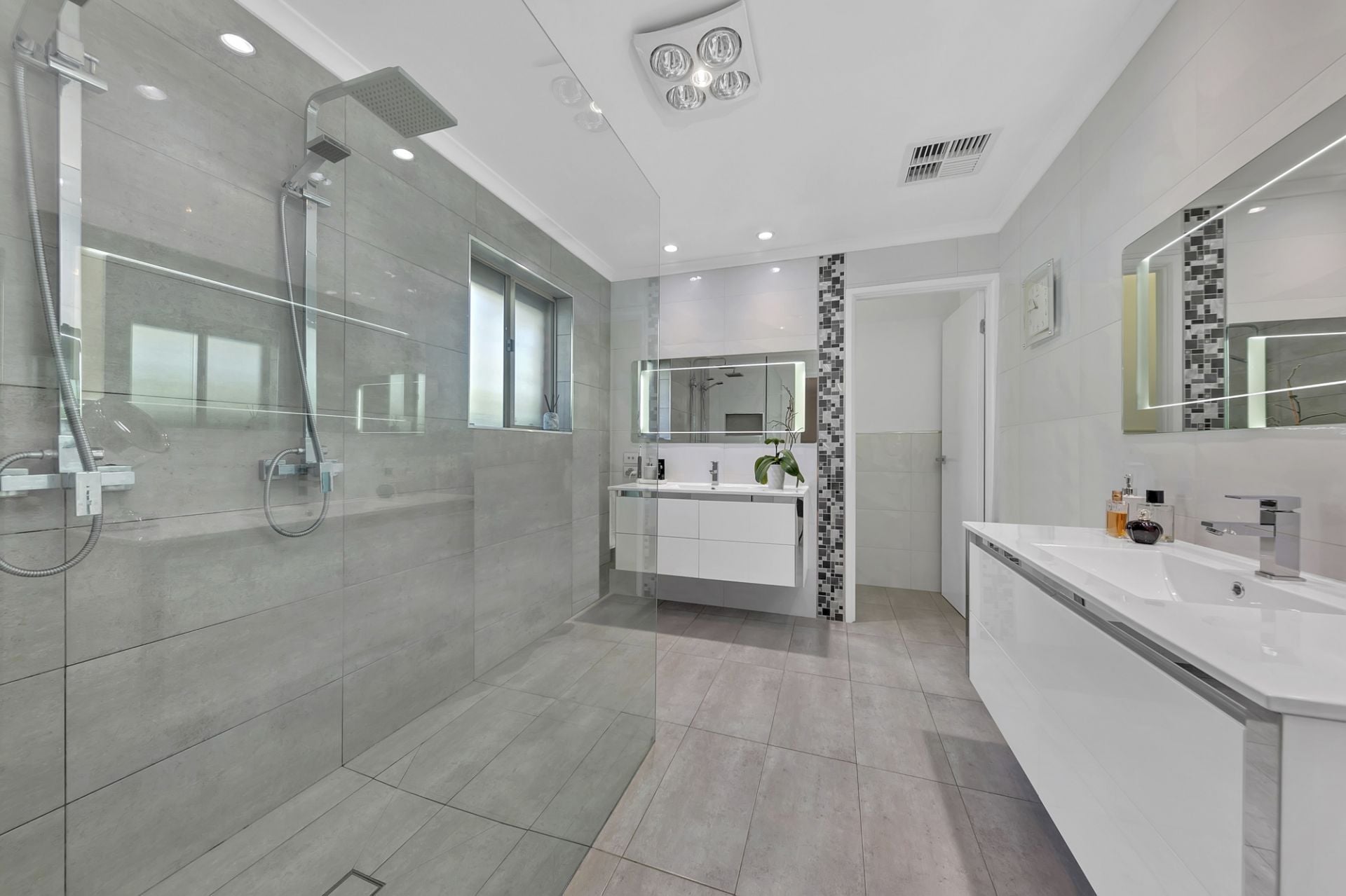 Effortless Living, Inspired Entertaining.        UNDER CONTRACT