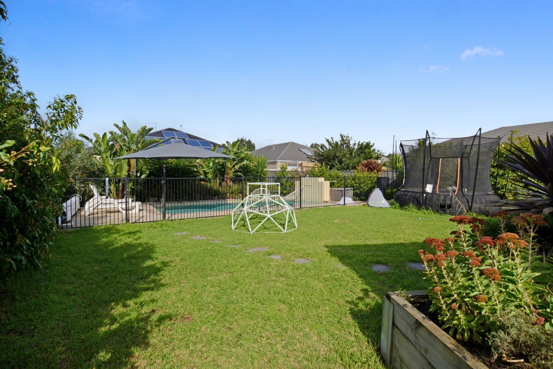 SPACE, STYLE & POOLSIDE OASIS