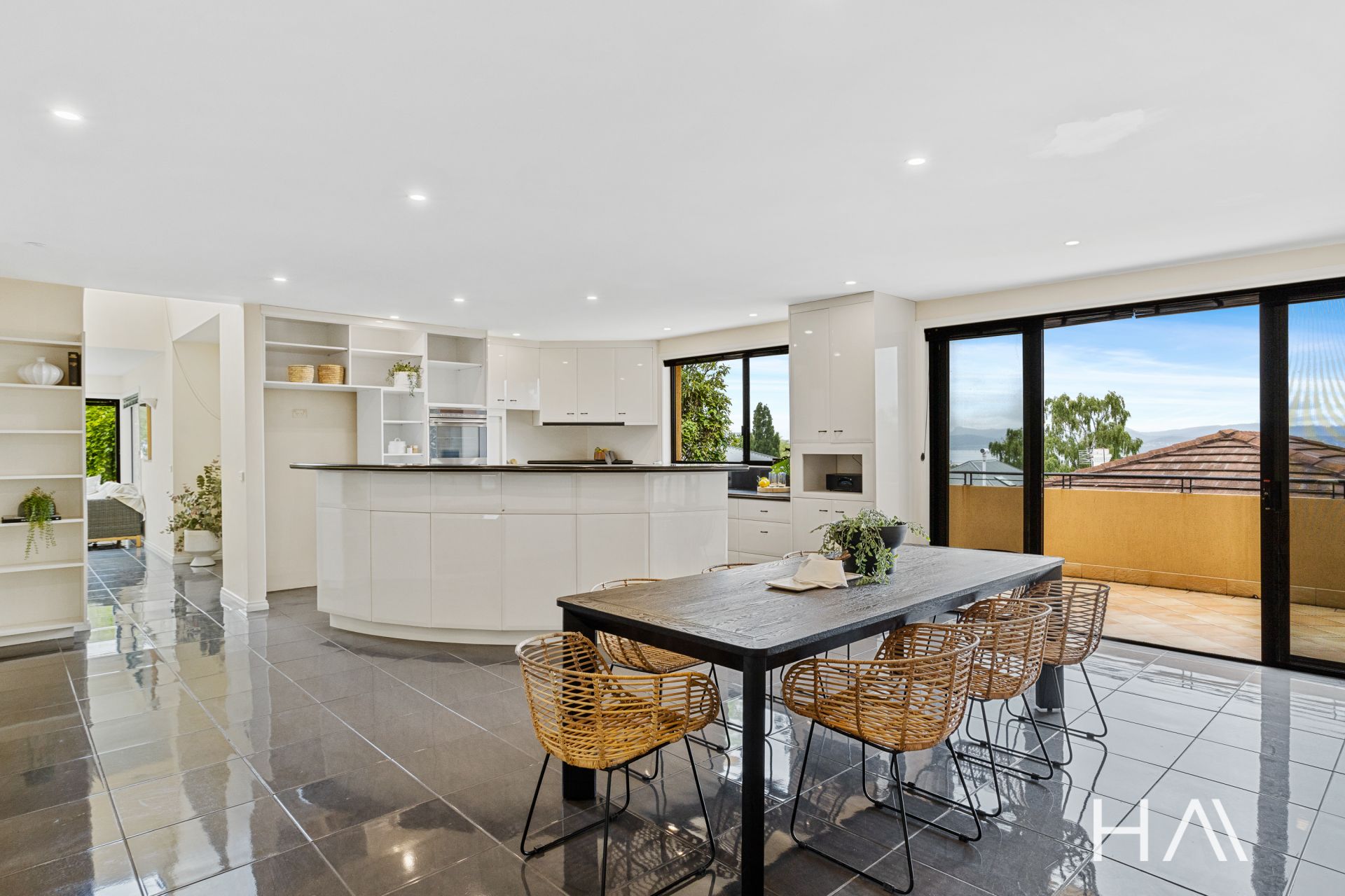 14 Fehre Court Sandy Bay, Sandy Bay - Thumbnail 8
