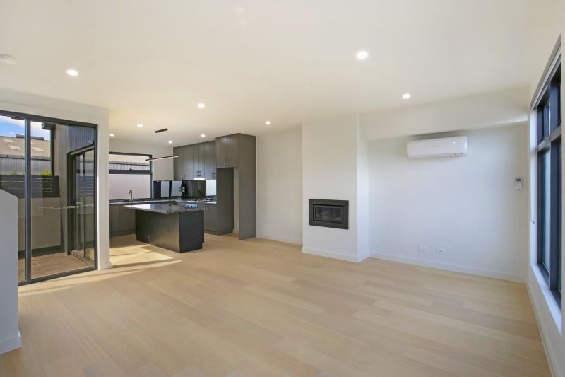 3/215 Separation Street, Northcote