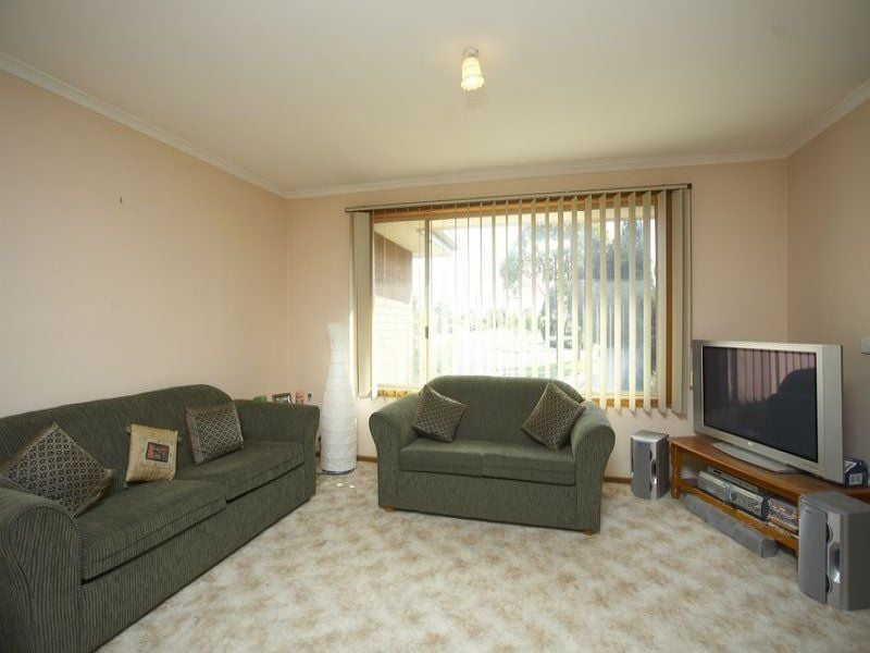 1/14 Hopkins Court, Altona Meadows - Thumbnail 4