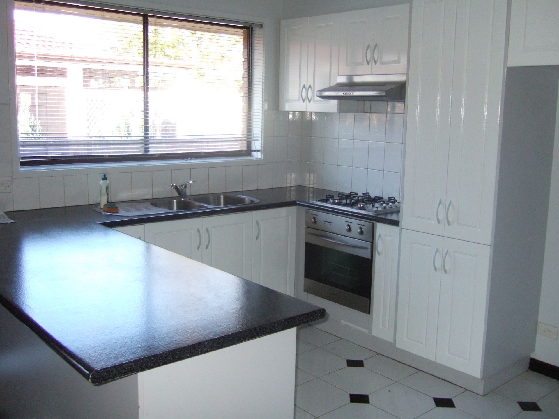 VERY WELL PRESENTED HOME IN A CONVENIENT LOCATION
