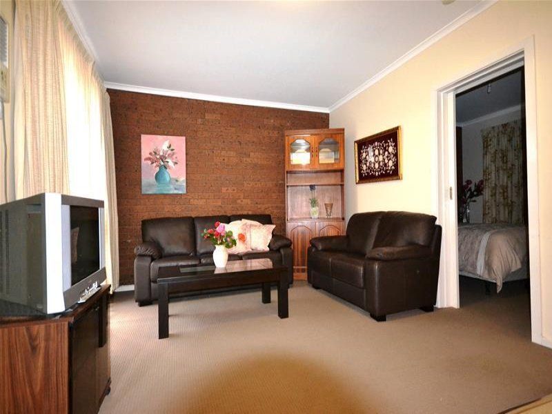 FULLY FURNISHED AND ALL UTILITIES INCLUDED!!!!!!!!
