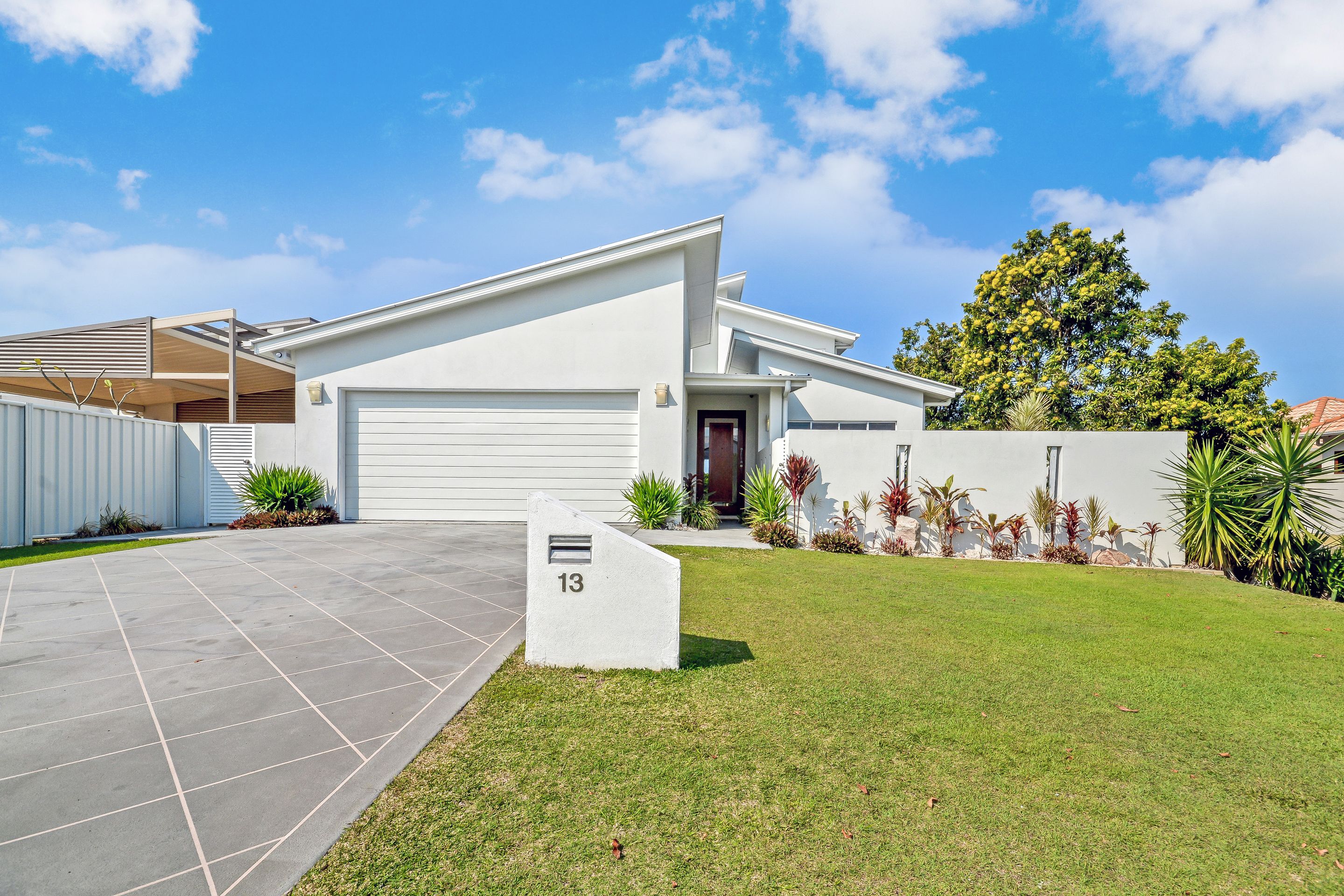 Real Estate For Sale 13 Maui Court Kawana Island , QLD