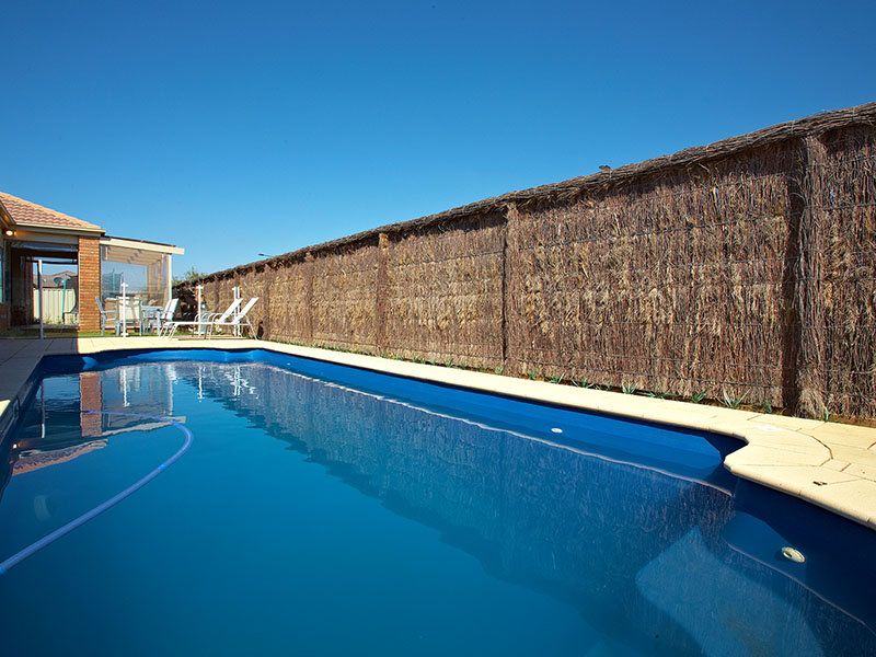 7 Woodruff Place, Caroline Springs - Thumbnail 2