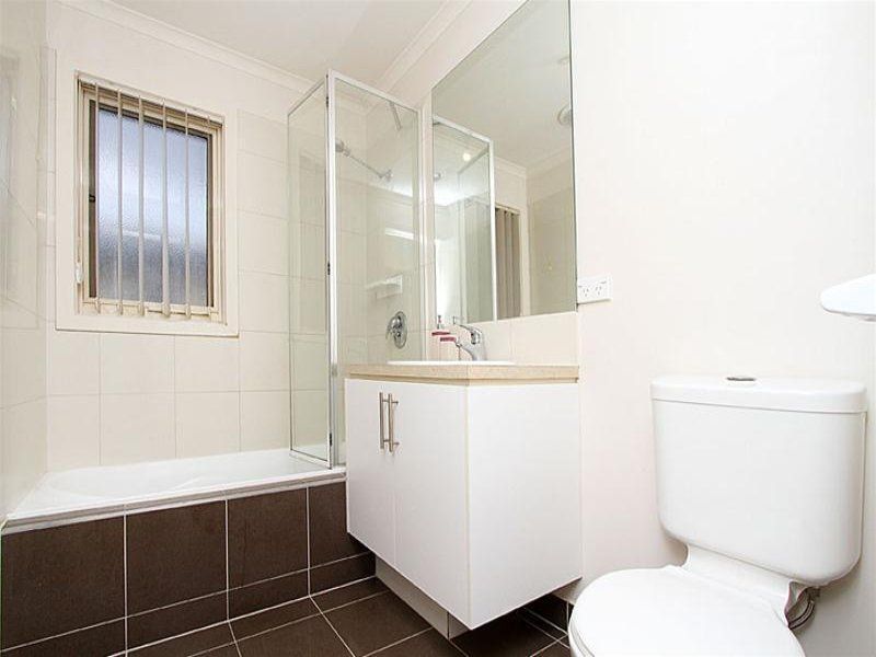 Immaculate Townhouse In Great Location! *APPLICATION PENDING*