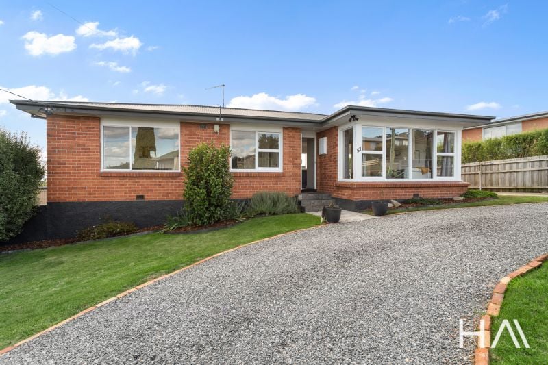 57 Benvenue Road St Leonards, St Leonards - Thumbnail 2