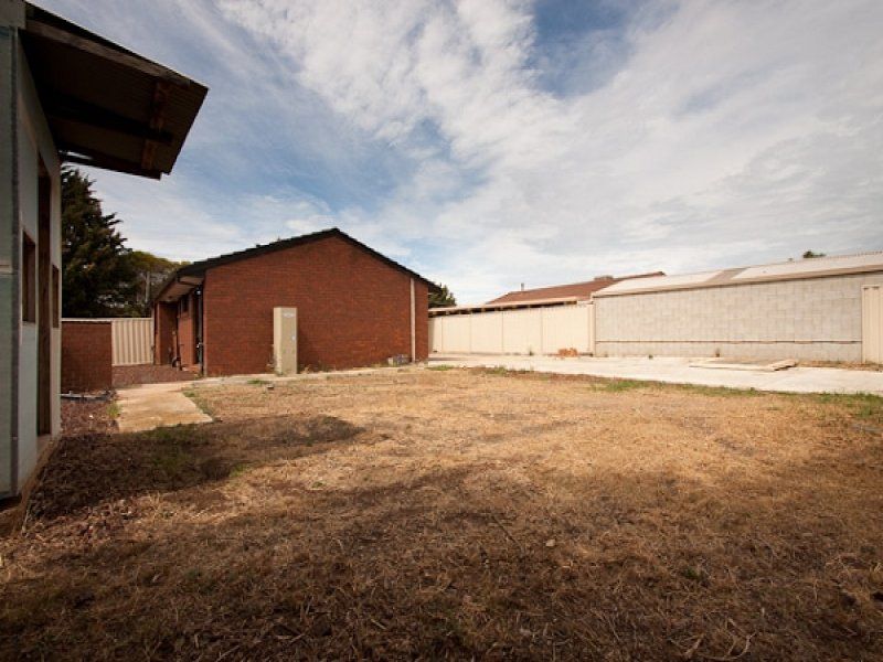 33 Nightingale Drive, Werribee - Thumbnail 3
