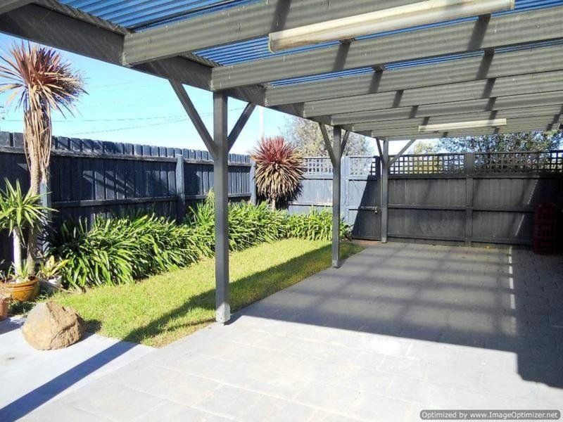 1/12 Tatman Drive, Altona Meadows - Thumbnail 5