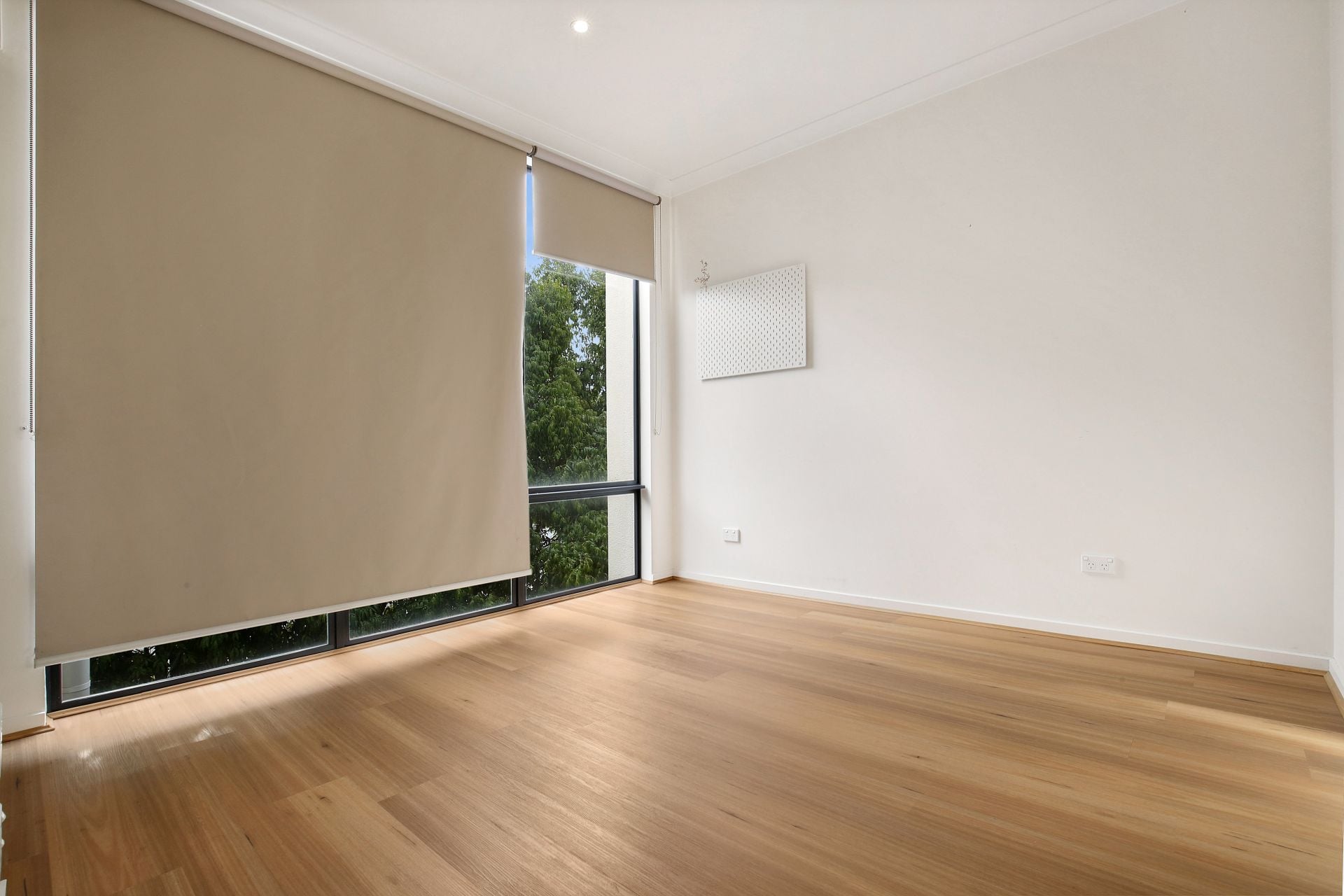 Lovely 2 Bedroom Unit