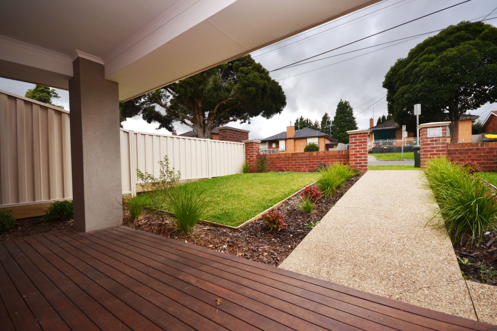 CONTEMPORARY DELIGHT – THE EPITOME OF ELEGANCE OVERLOOKING PARKLANDS