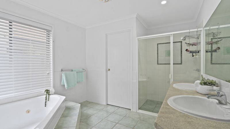 60 Chelsea Crescent, Minyama