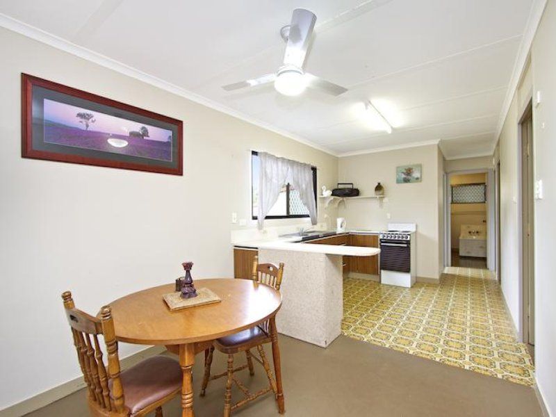 CALLING ALL1ST HOME BUYERS, YOUNG FAMILIES OR INVESTORS - $10,000 PRICE REDUCTION, Young Families Or Investors - $ - Thumbnail 7