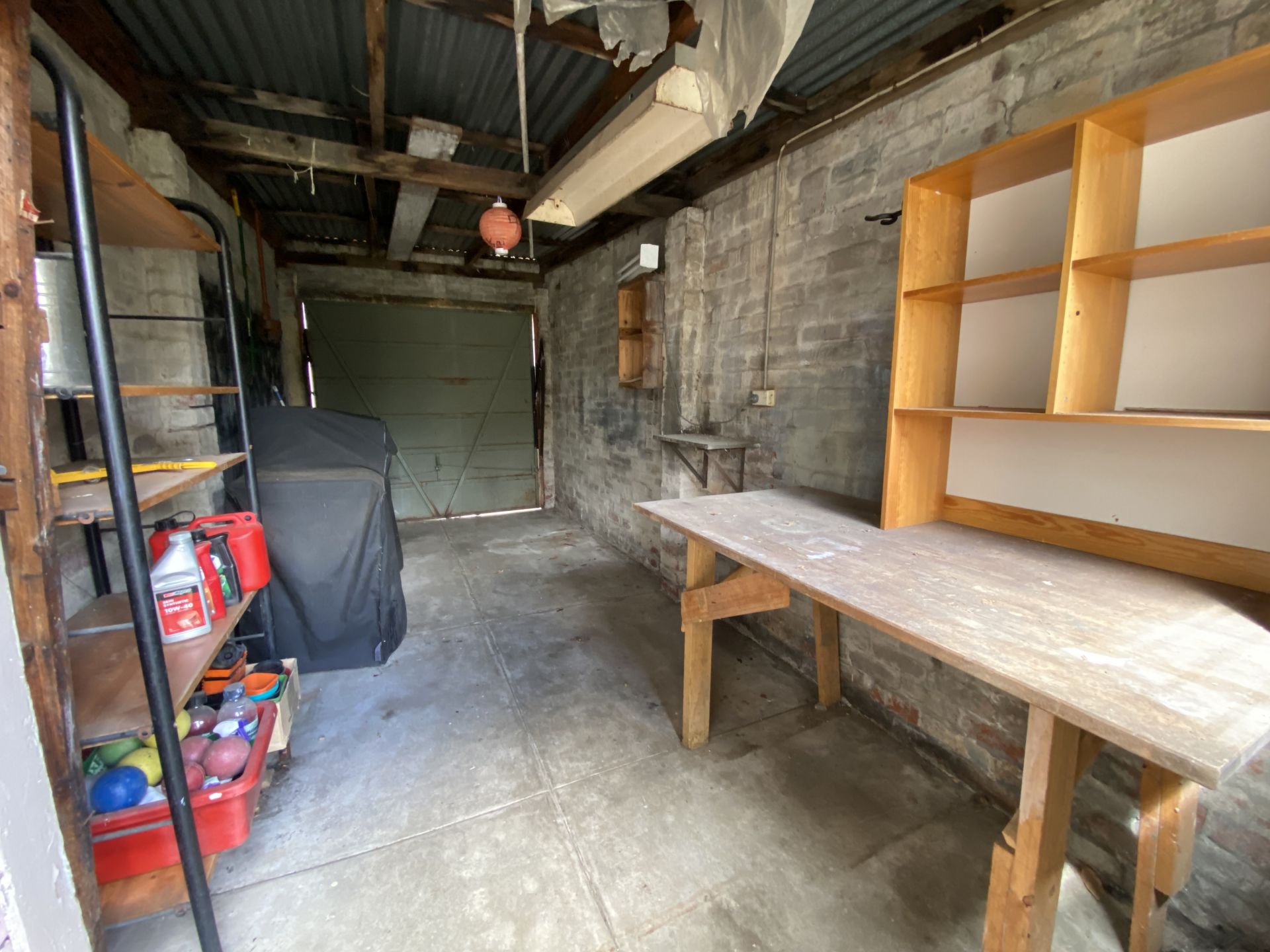 Large Family Home in Quiet Location & Close to Trams!