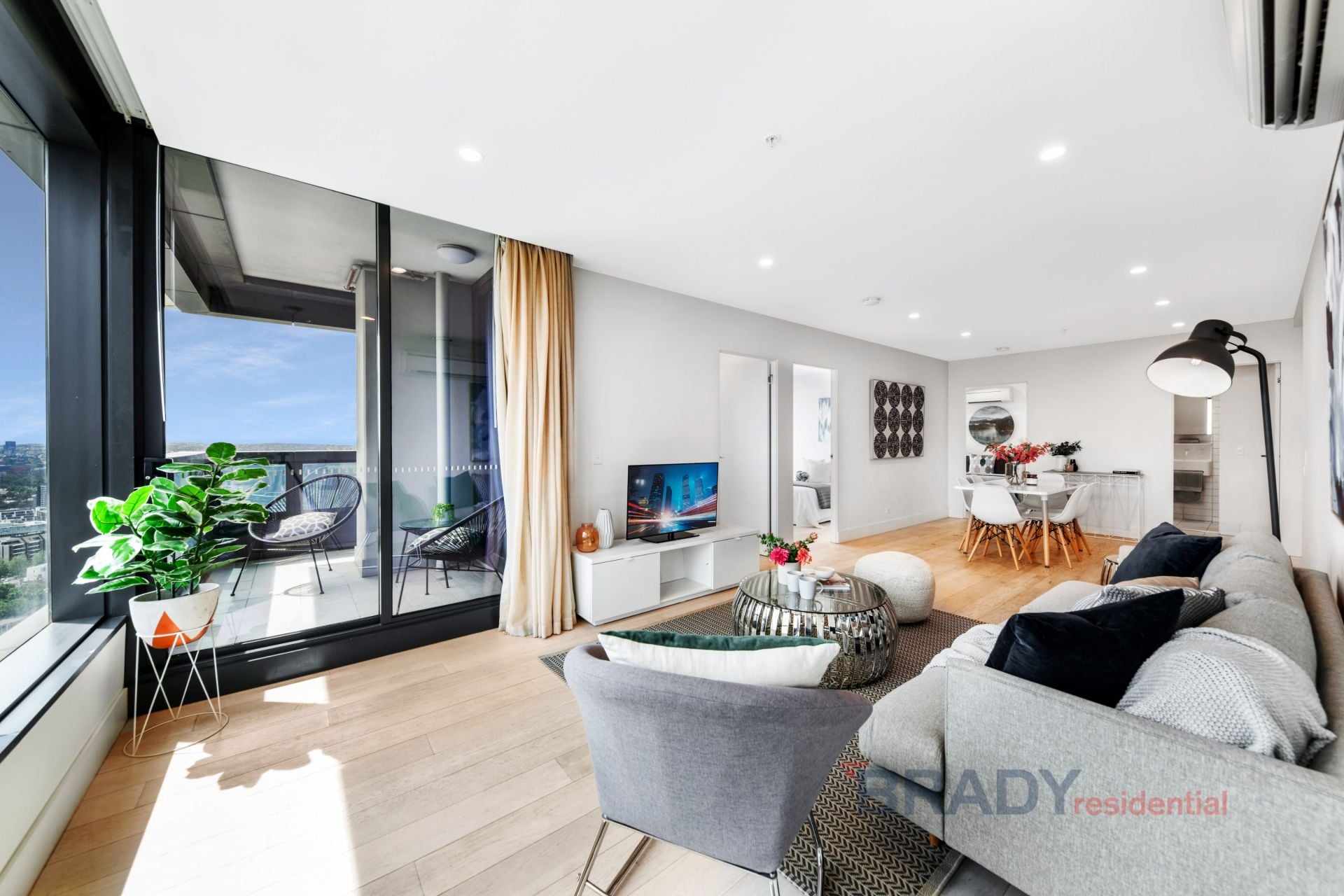 3303/500 Elizabeth Street MELBOURNE VIC, Melbourne - Thumbnail 2