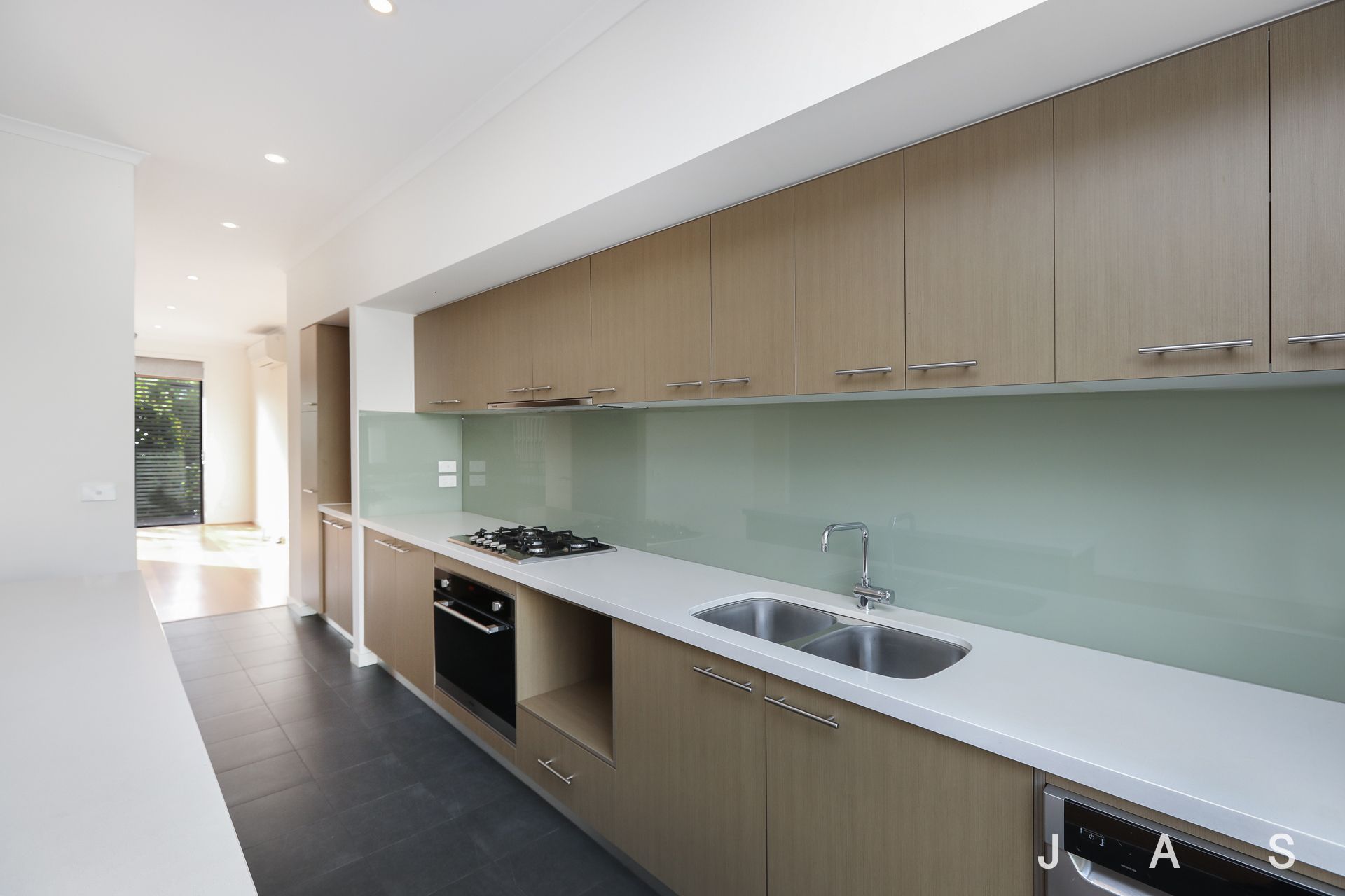 12 Hocking Street Footscray VIC, Footscray - Thumbnail 6
