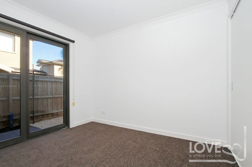 AS NEW & PERFECTLY LOCATED!