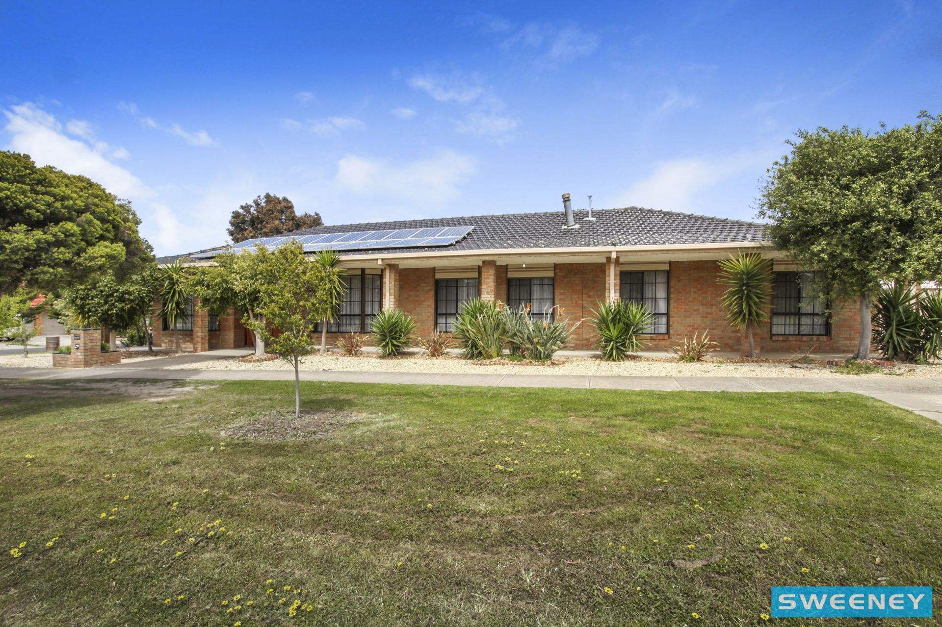 2 Malibu Grove, Taylors Lakes - Thumbnail 4