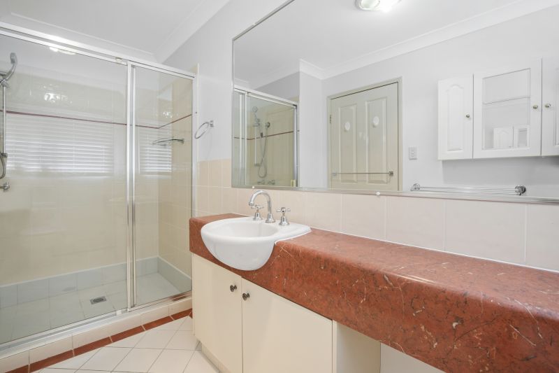 2/25 Charlton Street, Southport - Thumbnail 8