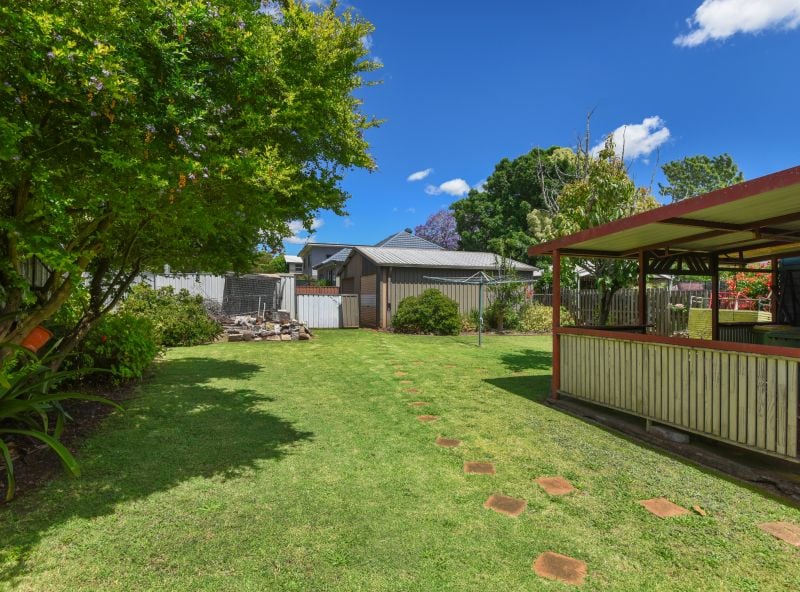 215 West Street, Harristown QLD, Harristown - Thumbnail 3