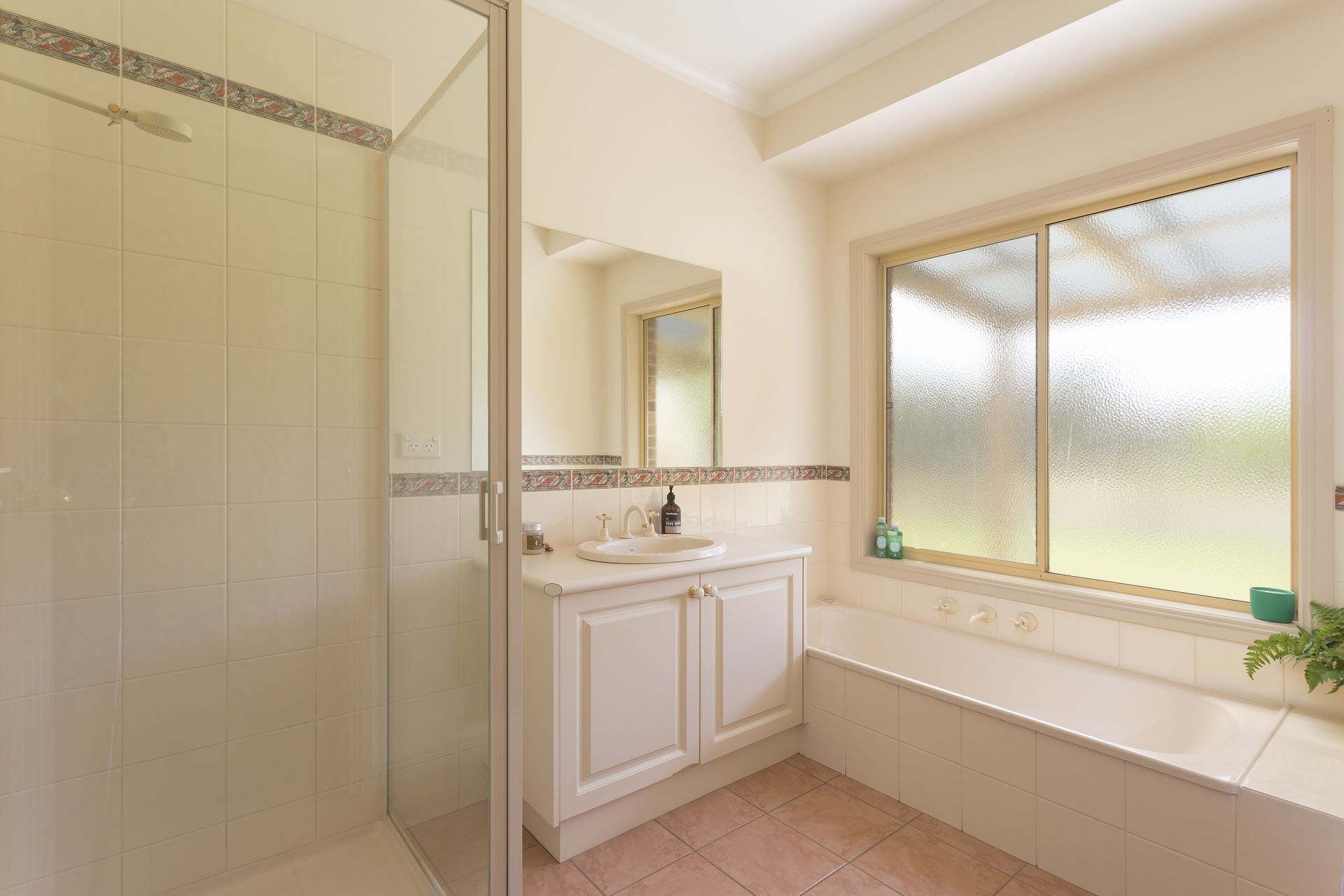 1 Braeside Drive, Junortoun DCK Real Estate