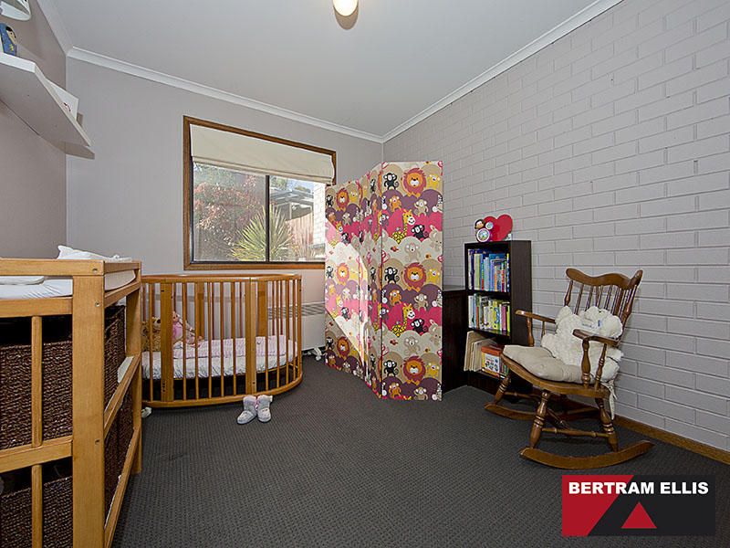 16 Hallen Close, Swinger Hill - Thumbnail 8