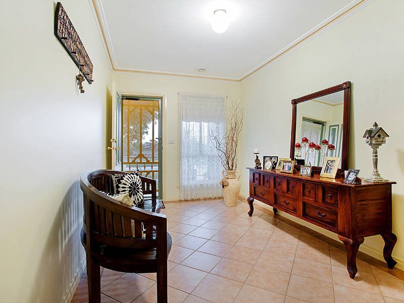 43 Henry Drive, Altona Meadows - Thumbnail 5