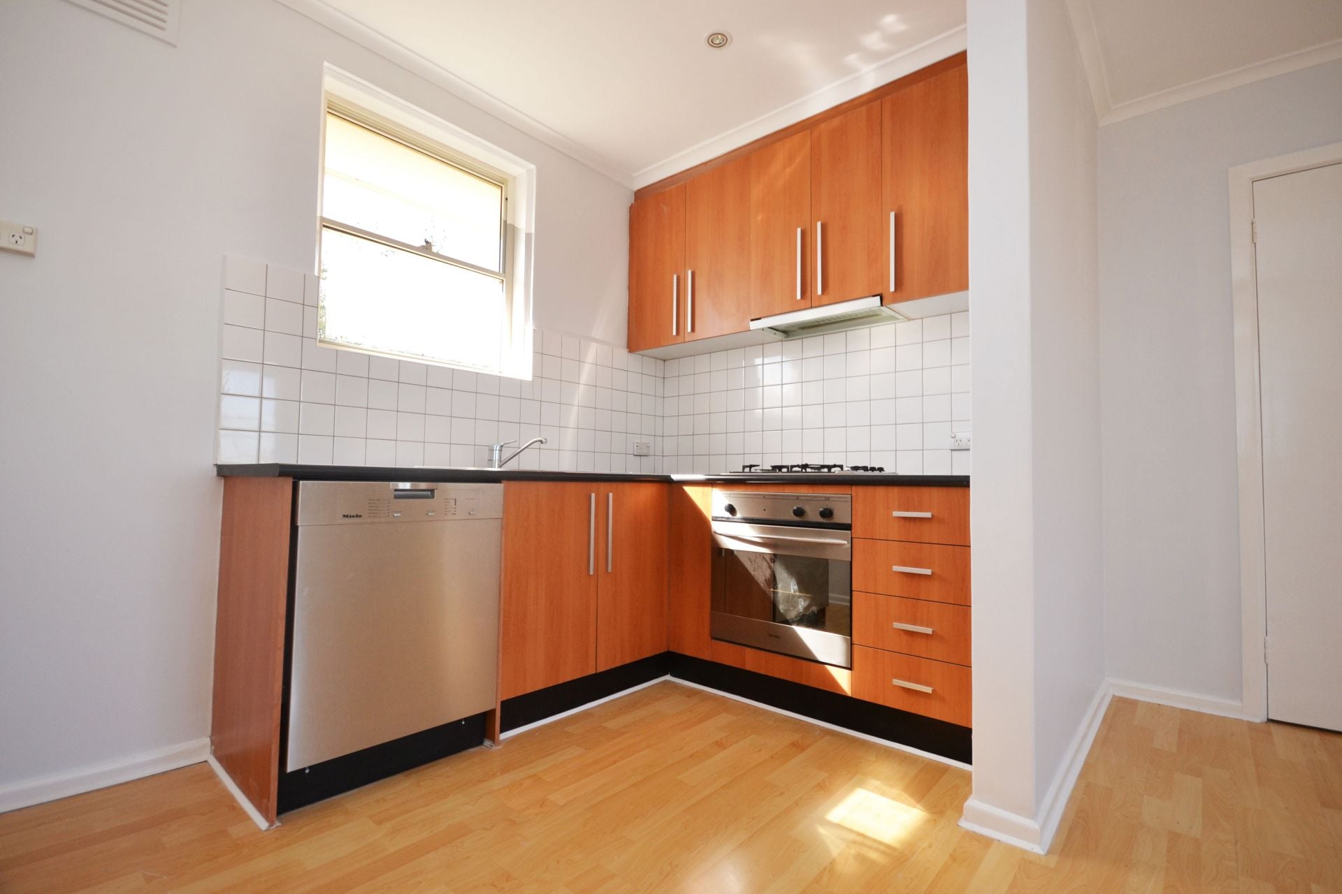 MODERN & STYLISH IN A BOUTIQUE BLOCK