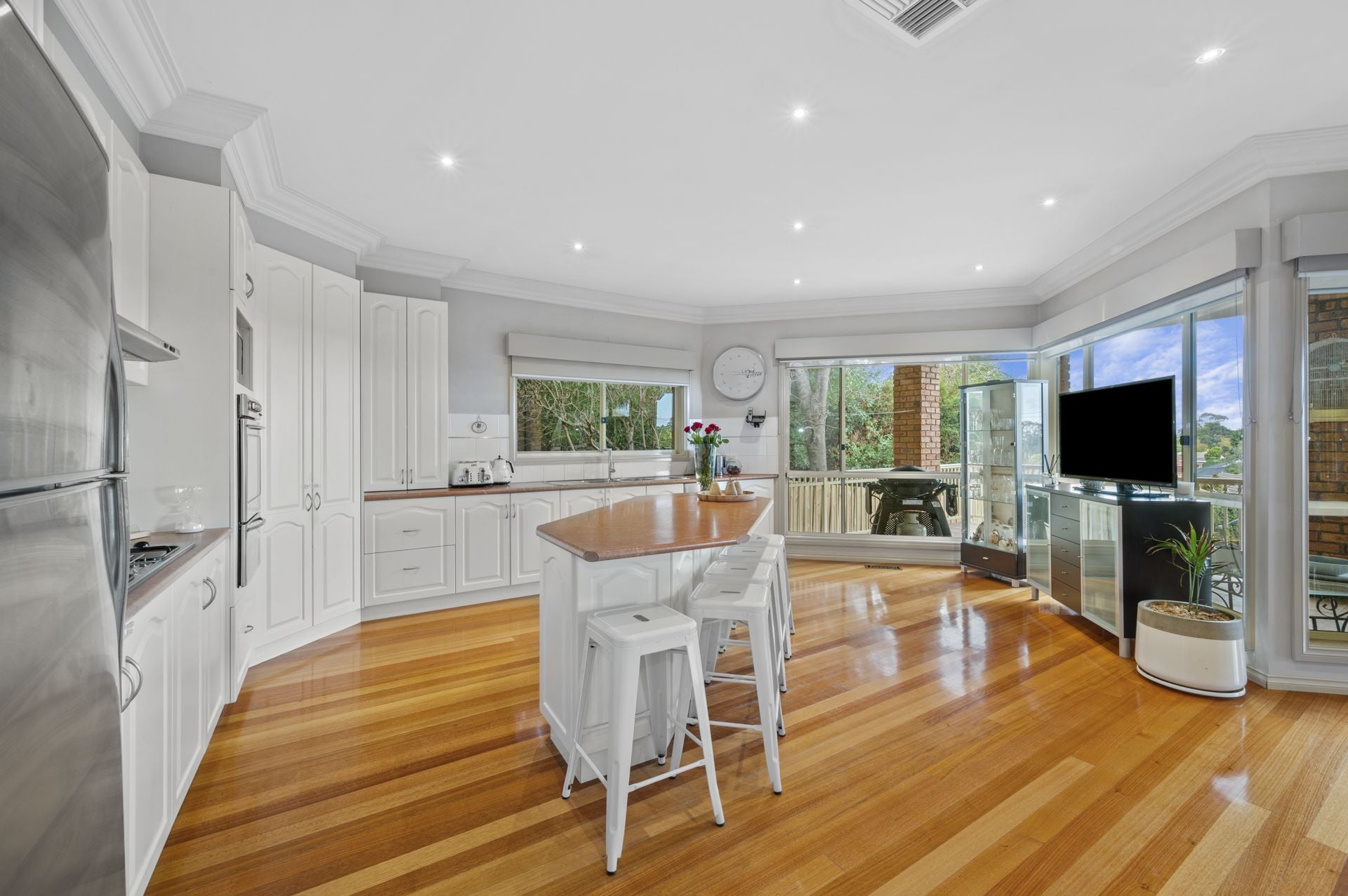AFFORDABLE  LUXURY - LAND APPROX 876M2