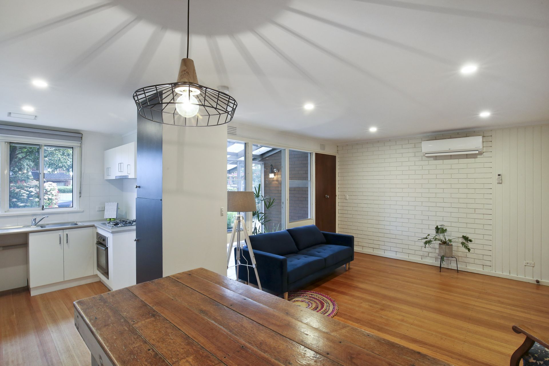 Seamless Living In The Heart Of Reservoir