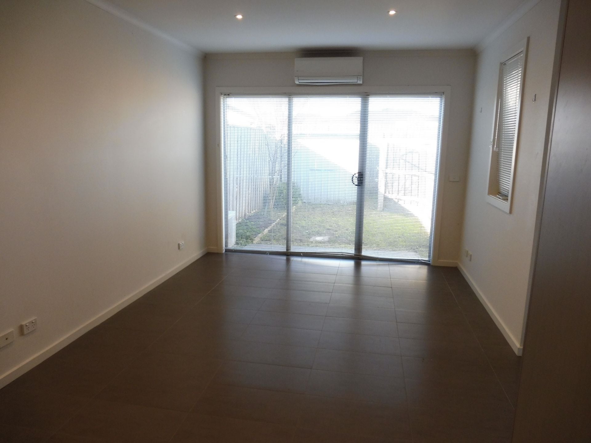 SPACIOUS UNIT