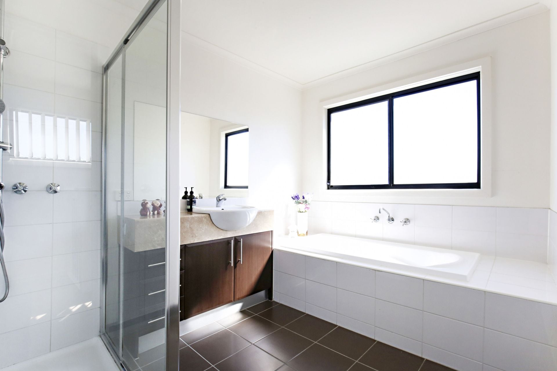 Enticing Living With Next To No Maintenance