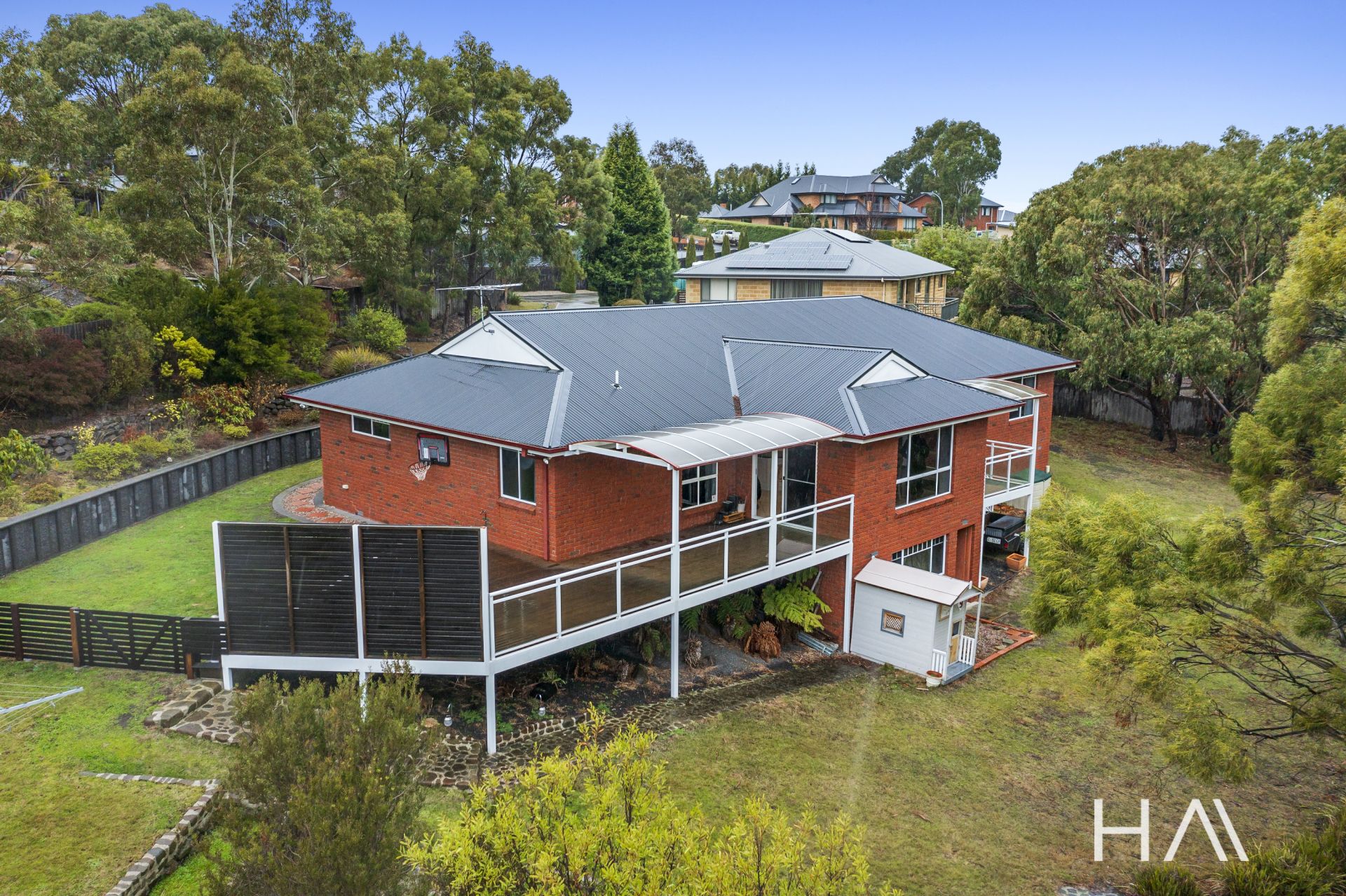 9 Parkwood Court Claremont, Claremont - Thumbnail 3