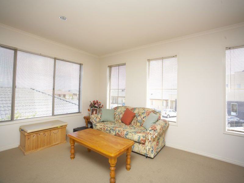 70 Foxwood Drive, Point Cook - Thumbnail 4