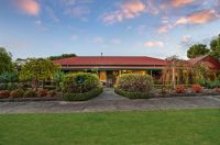 2 Diane Court, Somerville VIC