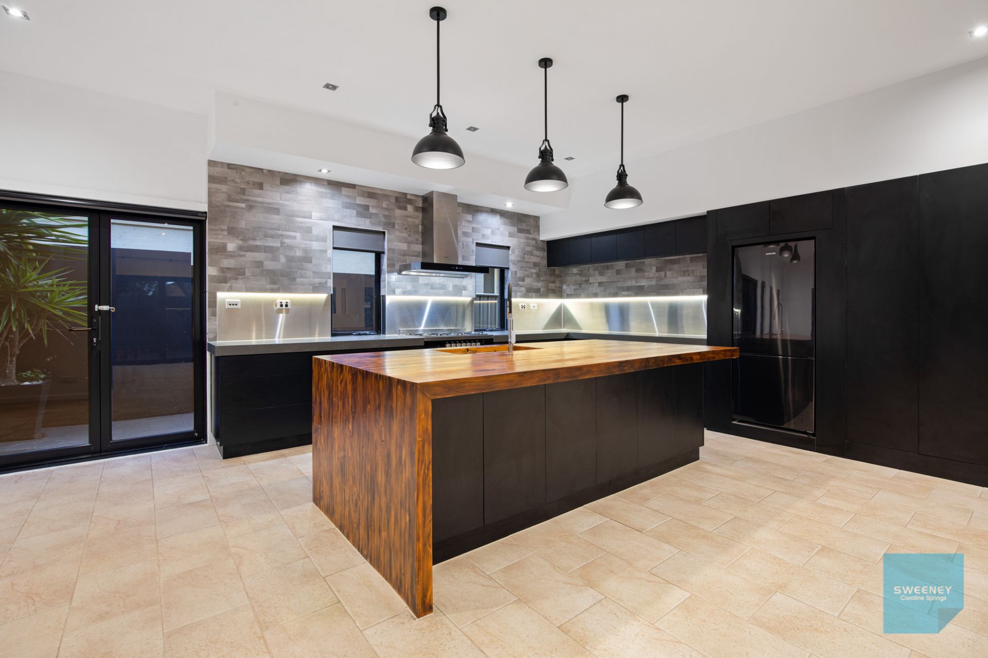 2 Lonsdale Court, Caroline Springs - Thumbnail 4