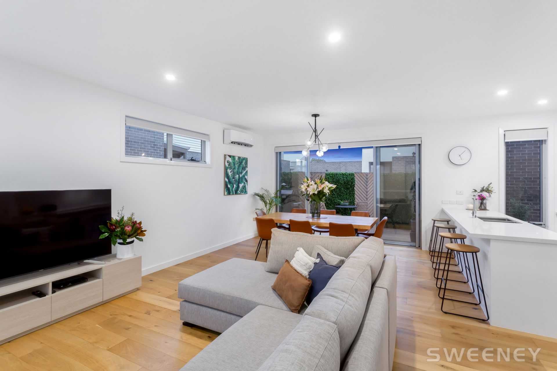 1/4 Begonia Avenue, Altona North - Thumbnail 2
