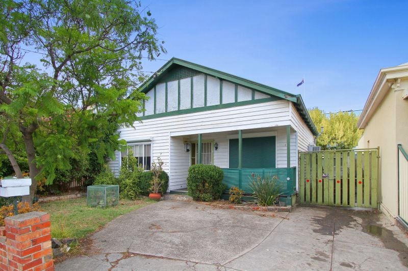 7 Livingstone Parade, Preston