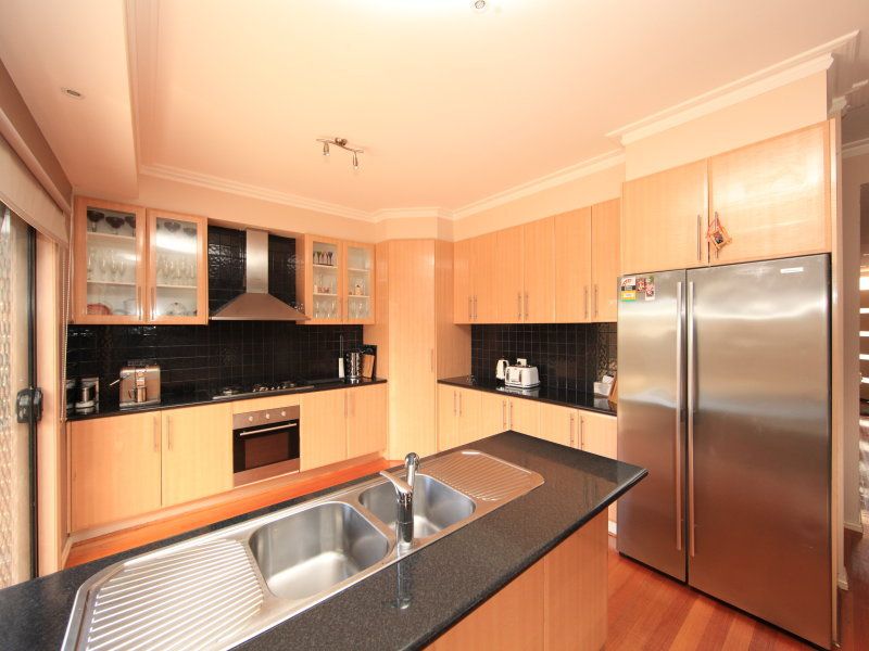 9 Flame Crescent SOUTH MORANG, South Morang - Thumbnail 4