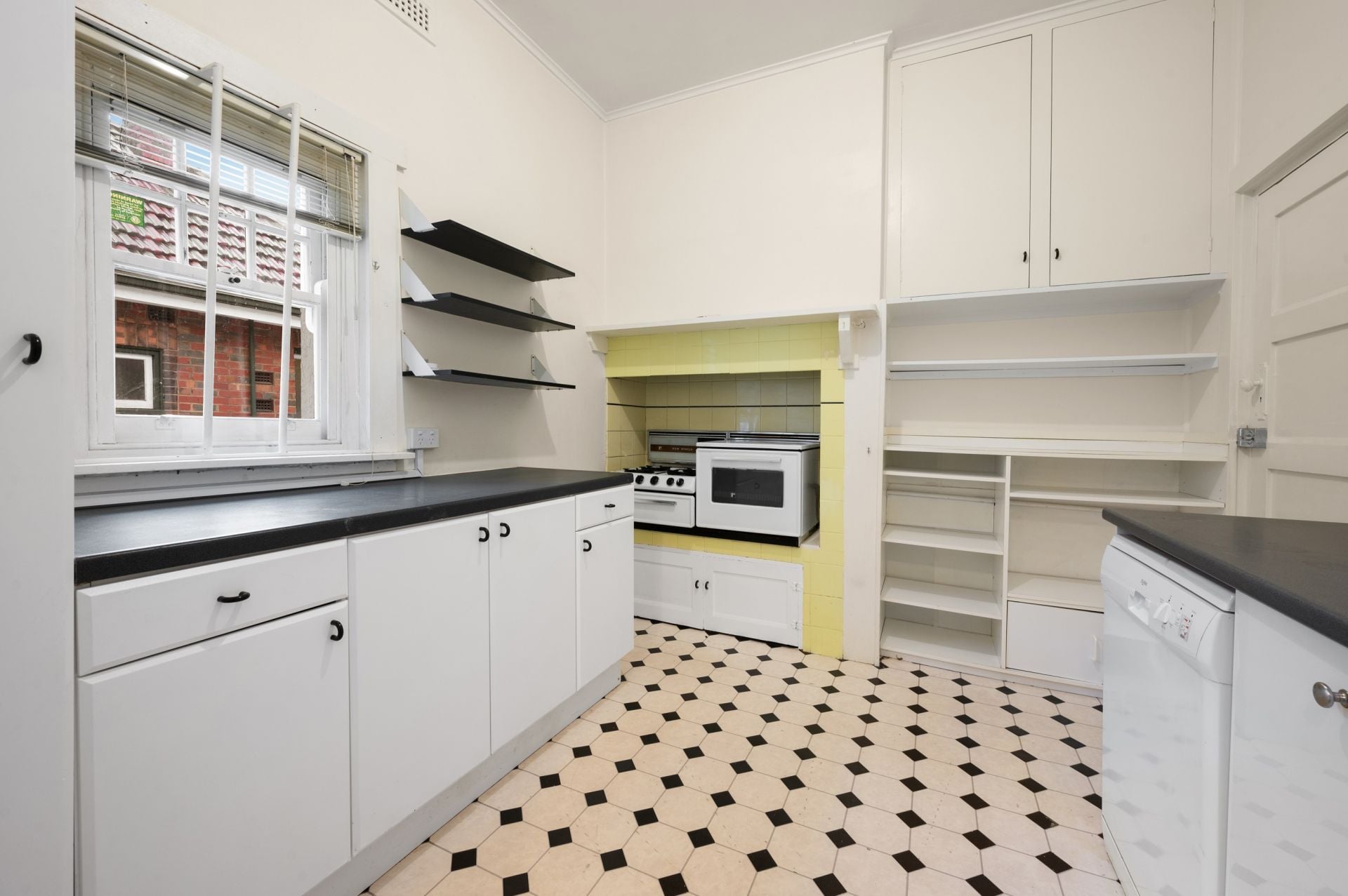 6/4 Loch Street ST KILDA WEST VIC, St Kilda West - Thumbnail 2