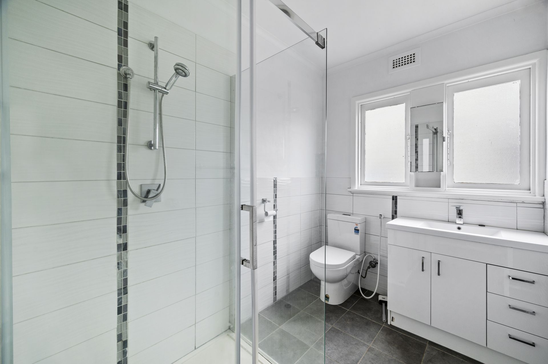 Charming 3 Bedroom Unit