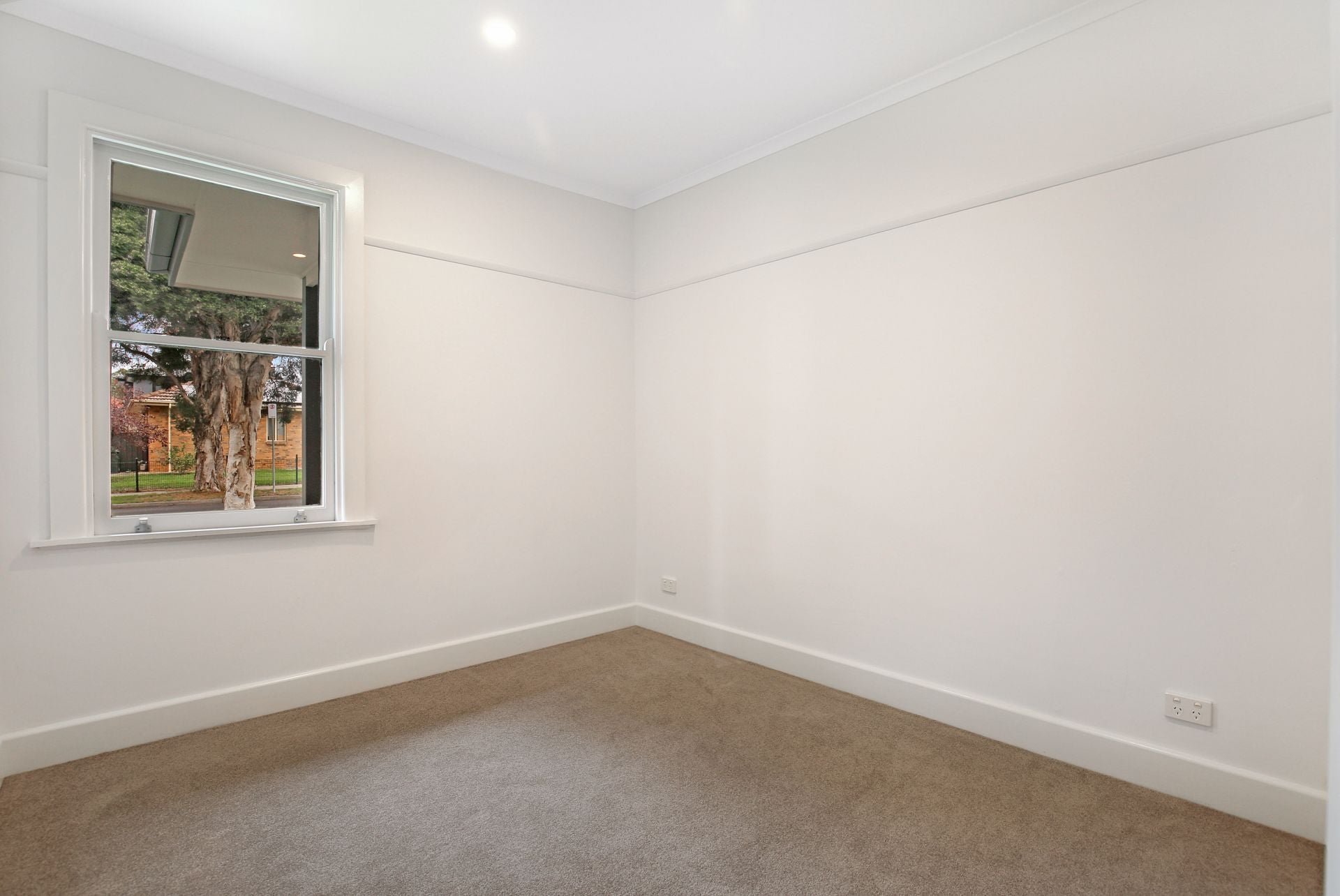 Fully renovated family delight!