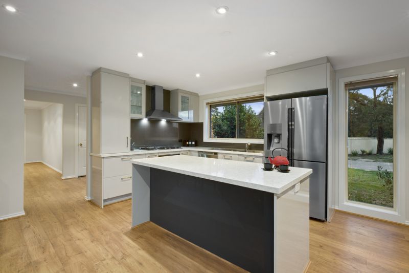 5/8 Canterbury Close, Rowville - Thumbnail 2