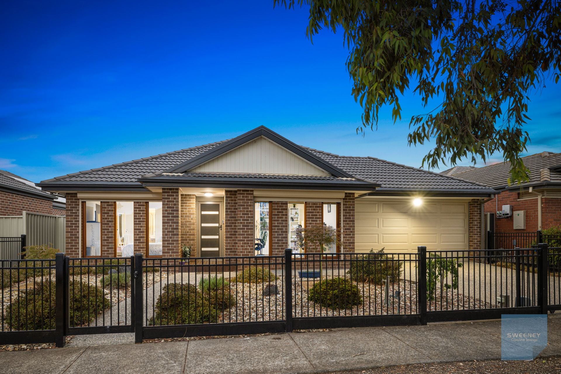 34 Rosella Crescent, Caroline Springs - Thumbnail 2