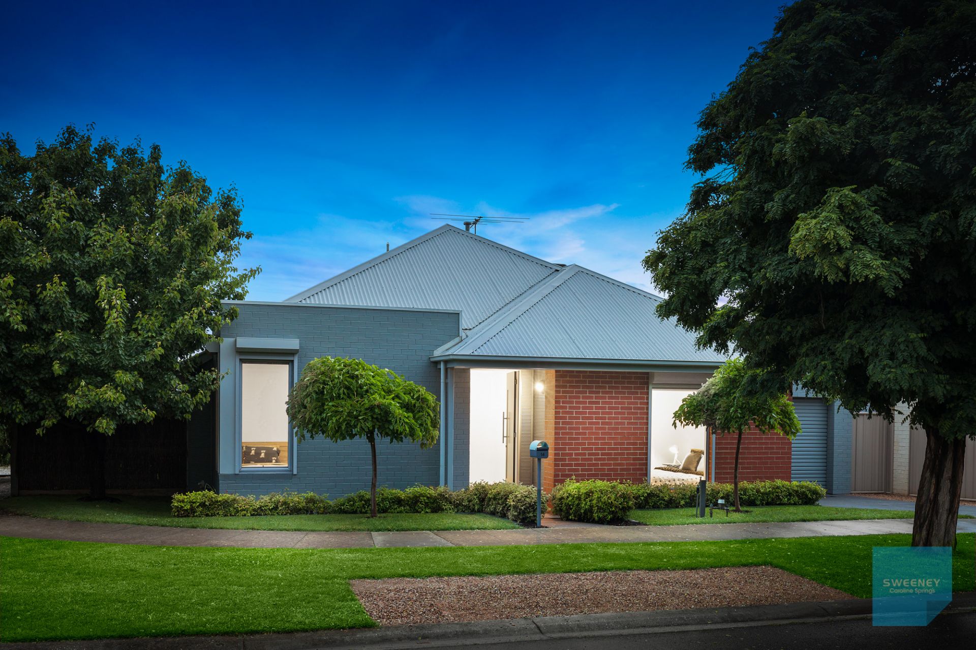 14 Braeside Walk, Caroline Springs - Thumbnail 2