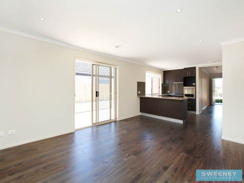 40 Gisborne Way, Caroline Springs - Thumbnail 8