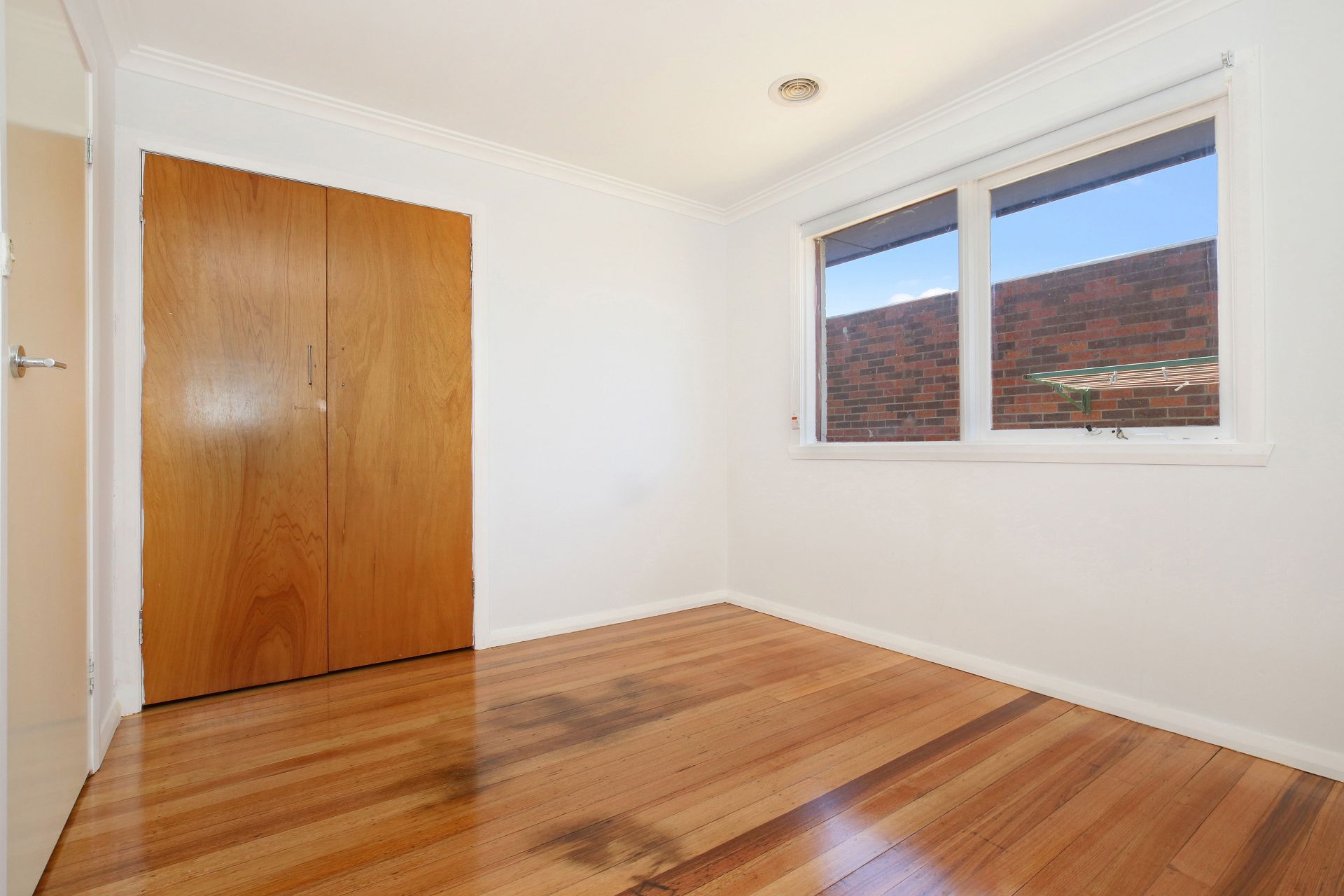 FAMILY HOME & DESIRABLE LOCATION