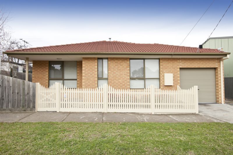 11 Aliwal Street, West Footscray - Thumbnail 2