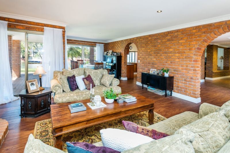 8 Kagi Court, Runaway Bay - Thumbnail 8